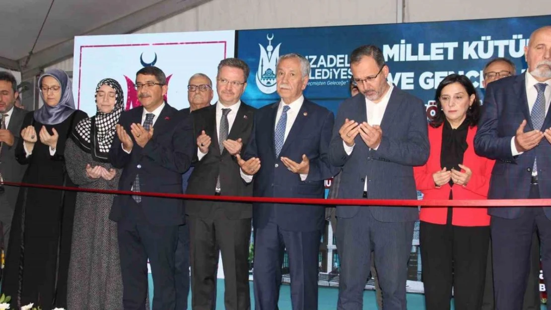 Şehzadeler Millet Kütüphanesi ve Gençlik Merkezi hizmete girdi