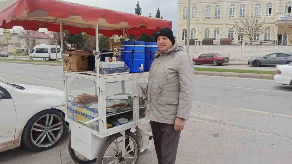 Şeker hastası olunca yiyemediği tatlıyı satmaya başladı