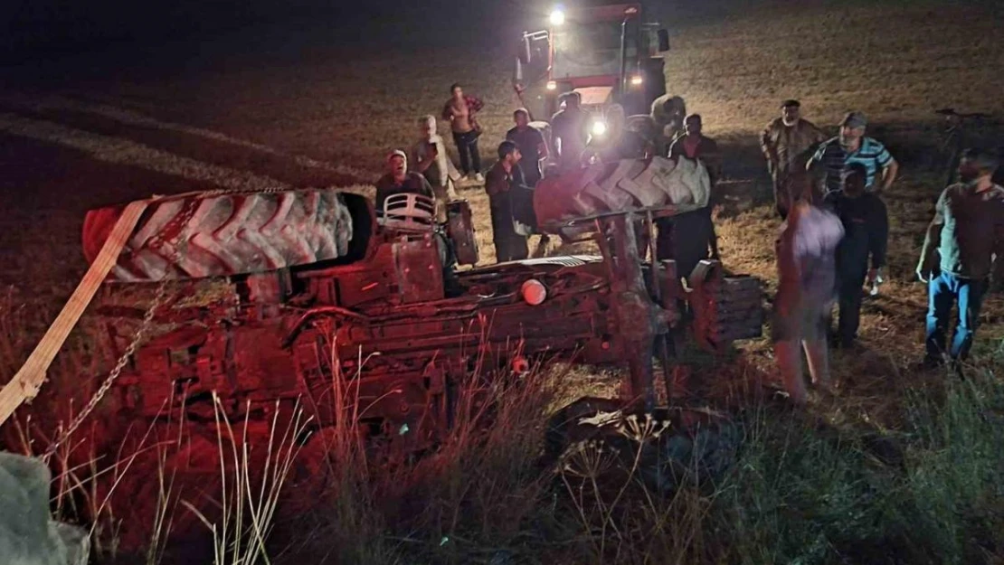 Selim'de traktör devrildi: 1 yaralı