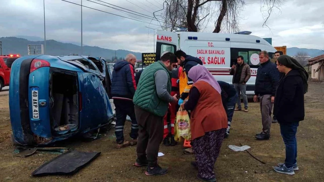 Seydikemer'de aynı yerde bir dakikada iki kaza