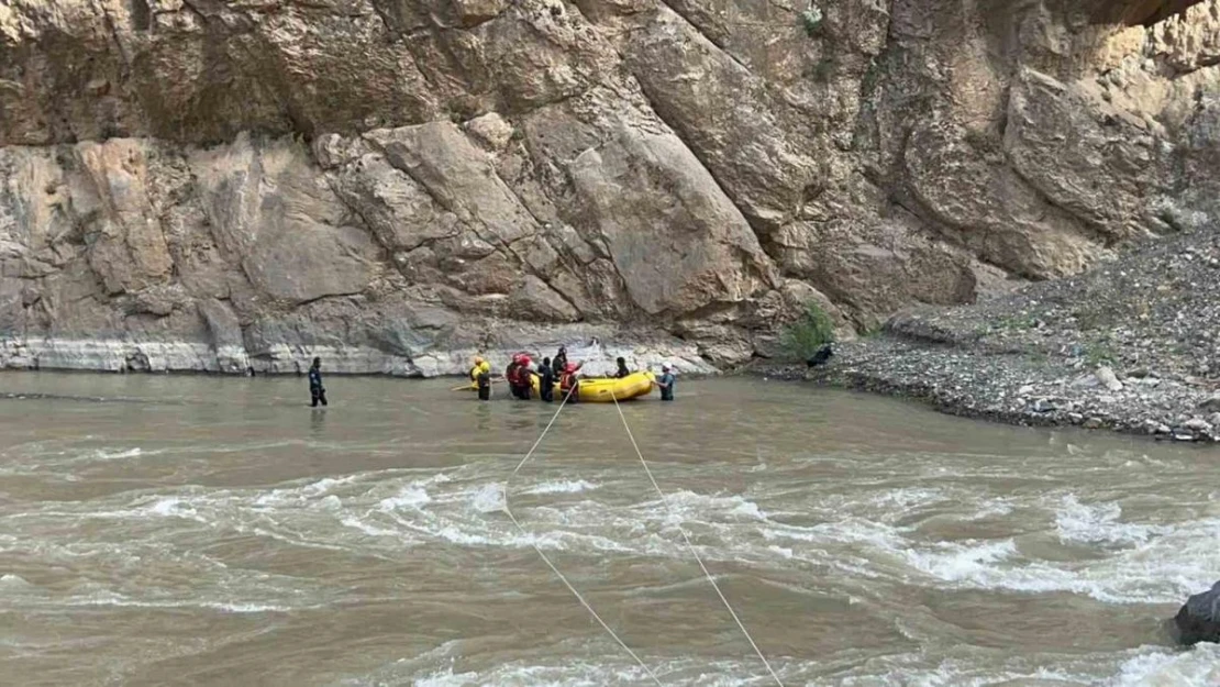 Seyir tepesinden Zap Suyu'na atlayan kızın cesedi bulundu