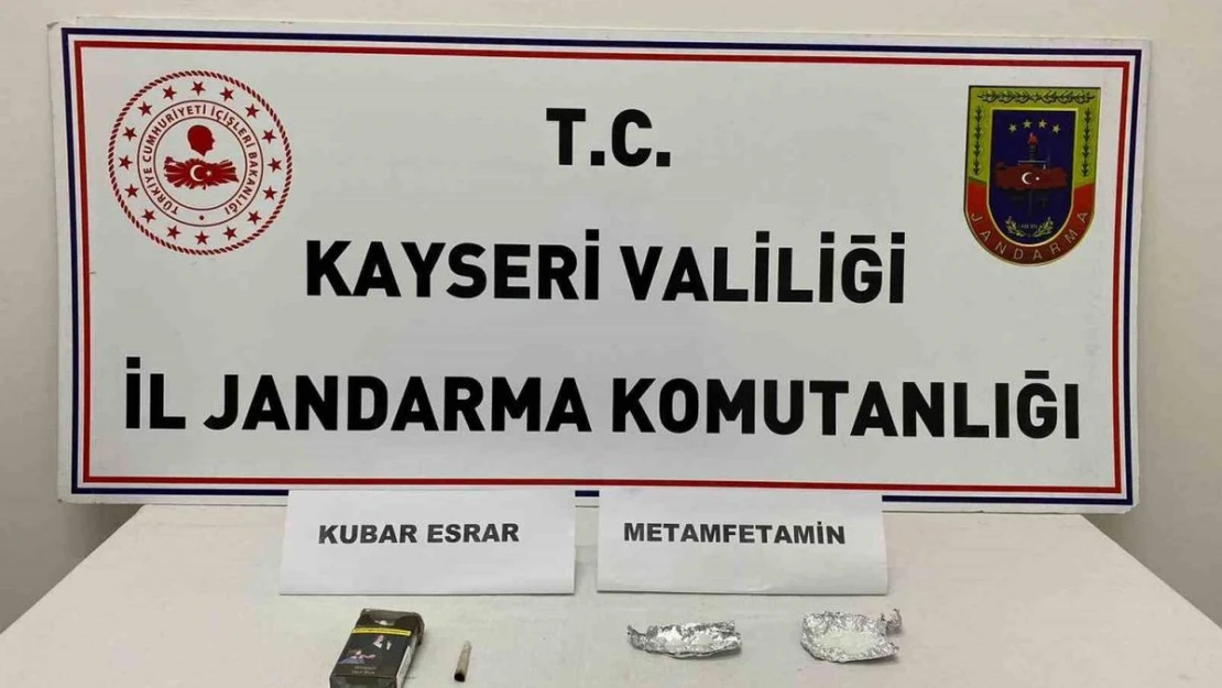 Sigara kağıdına sarılı uyuşturucu yakalandı