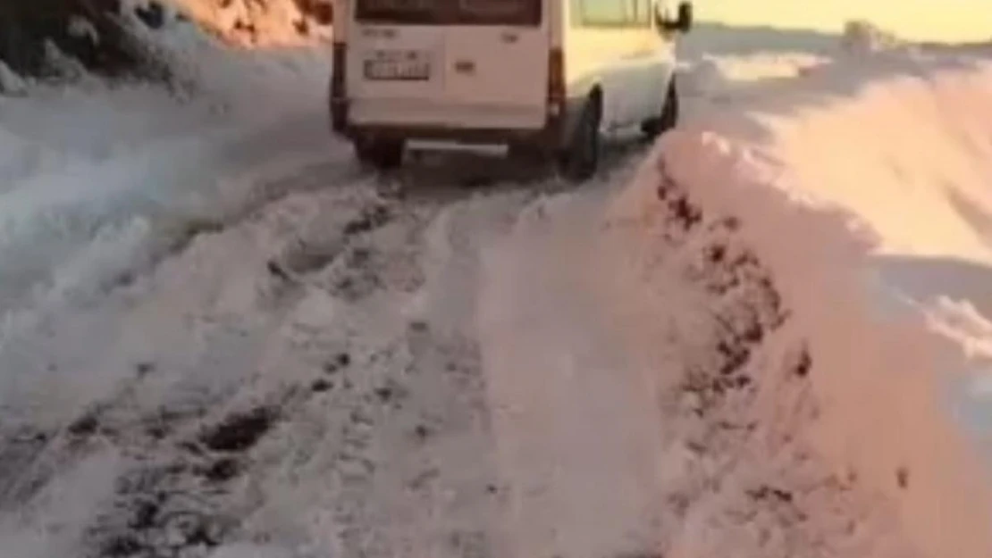 Siirt'te karda mahsur kalan 6 kişi kurtarıldı, köy yolları ulaşıma açıldı