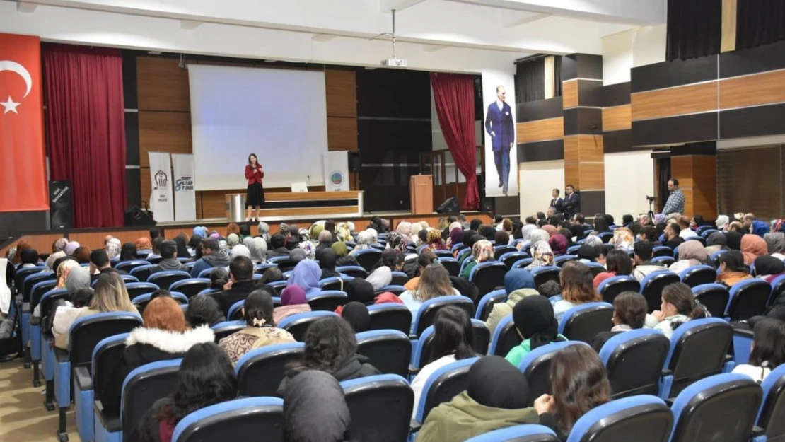 Siirt'te kitap fuarına yoğun ilgi