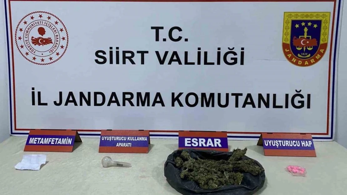 Siirt'te yol kontrollerinde farklı araçlarda uyuşturucu madde ele geçirildi