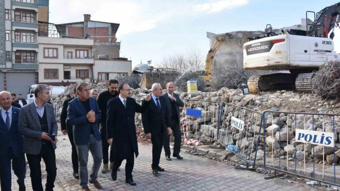 Siirt Valisi Kızılkaya, kentsel dönüşüm çalışmalarını yerinde inceledi