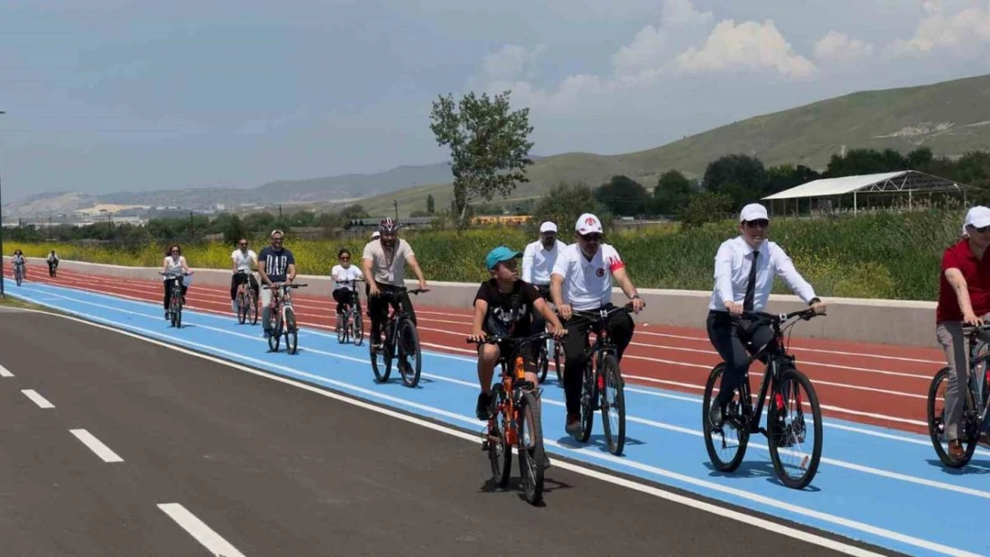 Sincan Park'ta pedallar sağlık için çevrildi