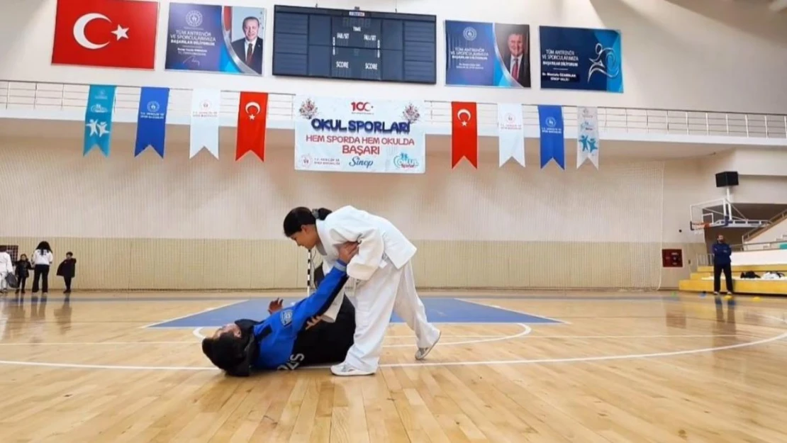 Sinop'ta öğrencilere judo ve güreş kursu