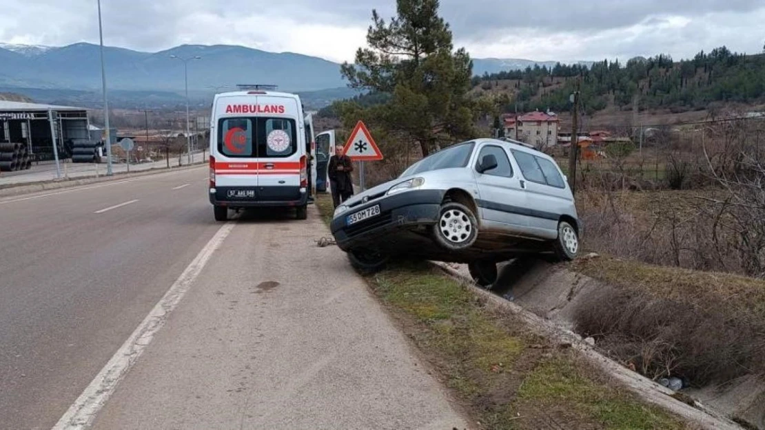 Sinop'ta otomobil su kanalına düştü: 1 yaralı