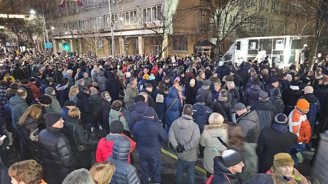 Sırbistan'da muhalefet erken genel ve yerel seçimlerin iptali için yeniden sokağa indi