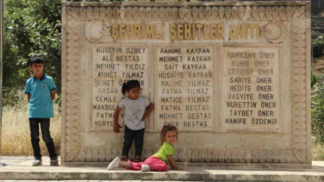 Şırnak'ın Çevrimli köyünde 34 yıl önce terör örgütü PKK'nın katlettiği 27 kişi anıldı