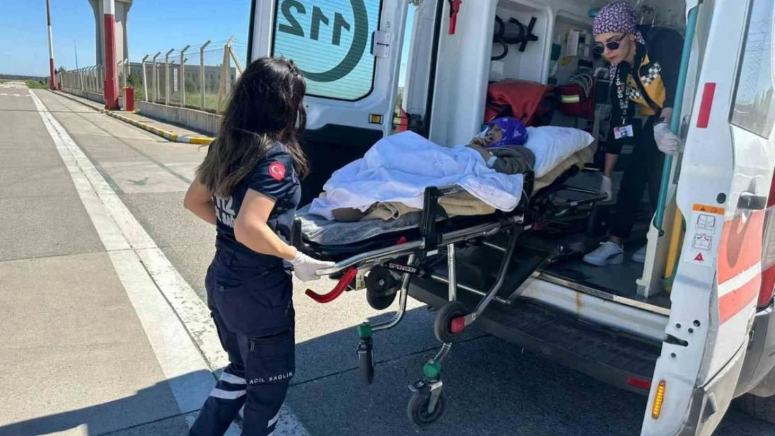 Şırnak'ta 91 yaşındaki hasta, ambulans helikopter ile Diyarbakır'a sevk edildi