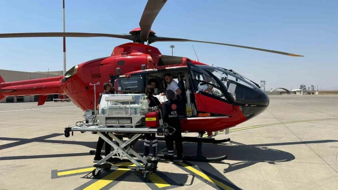 Şırnak'ta ambulans helikopter Umut bebek için havalandı