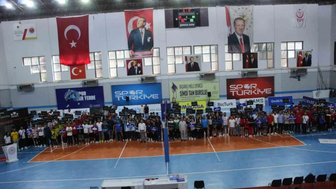 Şırnak'ta ANALİG voleybol çeyrek finali heyecanı başladı