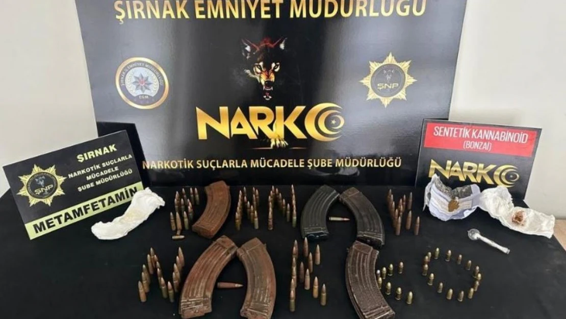 Şırnak'ta araçta yüzlerce silah parçası ve mermi ele geçirildi