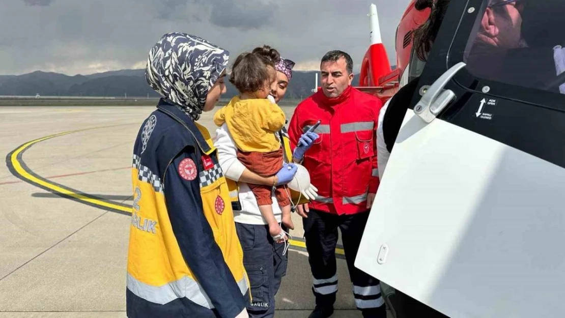 Şırnak'ta enfeksiyon şikayeti olan bebek ambulans helikopter ile Elazığ'a sevk edildi