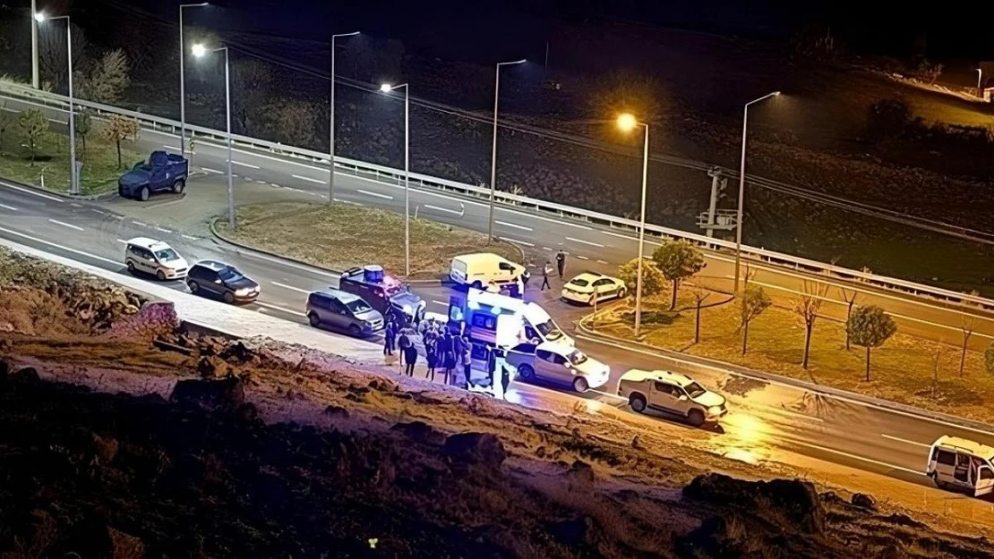 Şırnak'ta motosiklet ile hafif ticari araç çarpıştı: 1 yaralı