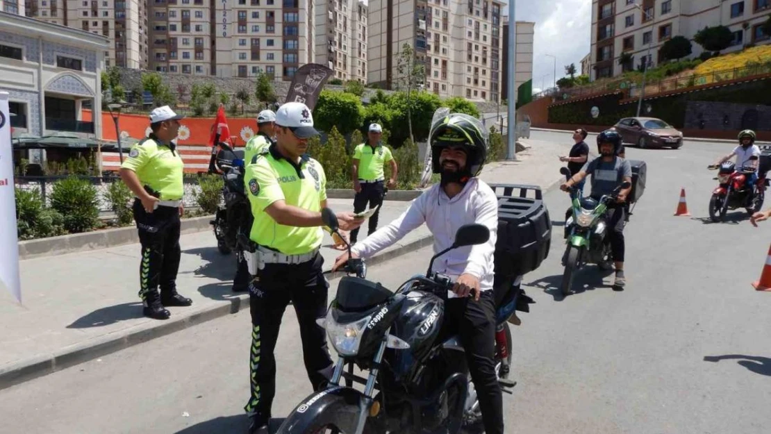 Şırnak'ta motosiklet sürücülerine kask denetimi