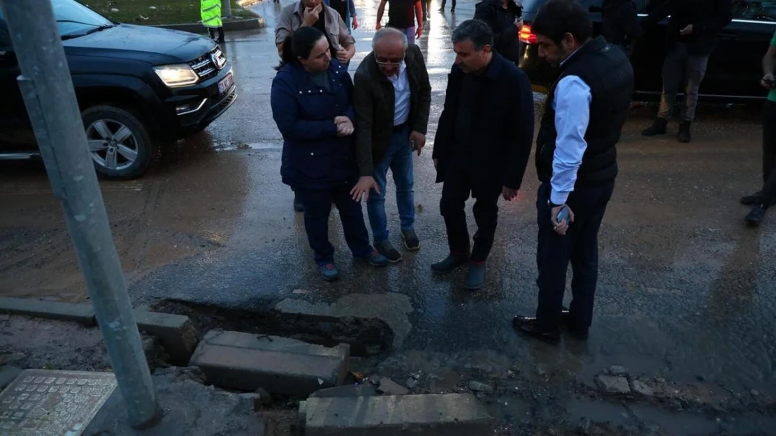 Şırnak Valisi Atay sel bölgesinde incelemelerde bulundu