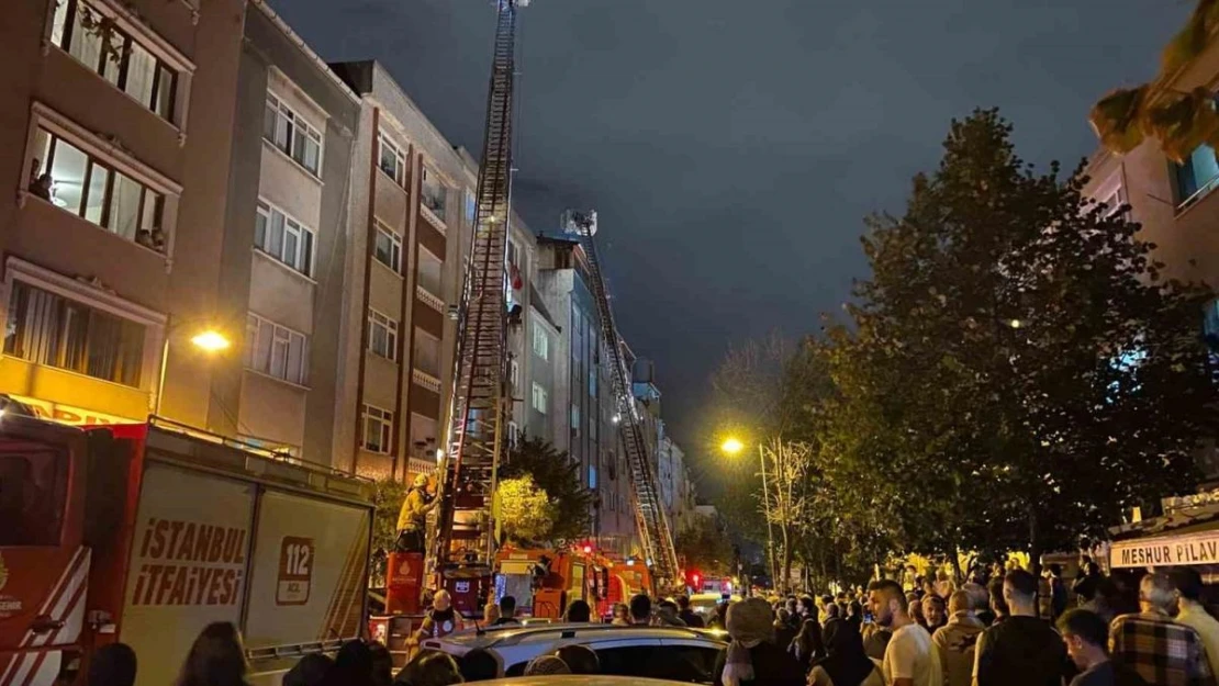 Şişli'de korkutan yangın: 7 katlı binanın çatısı alev alev yandı