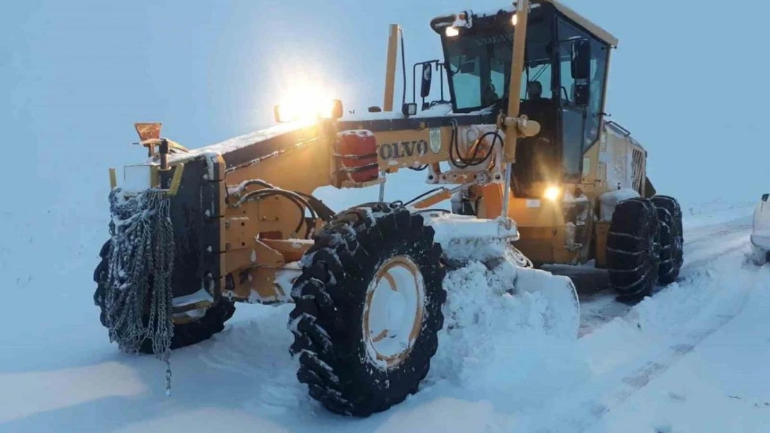 Sivas'ta 85 köy yolu ulaşıma kapandı