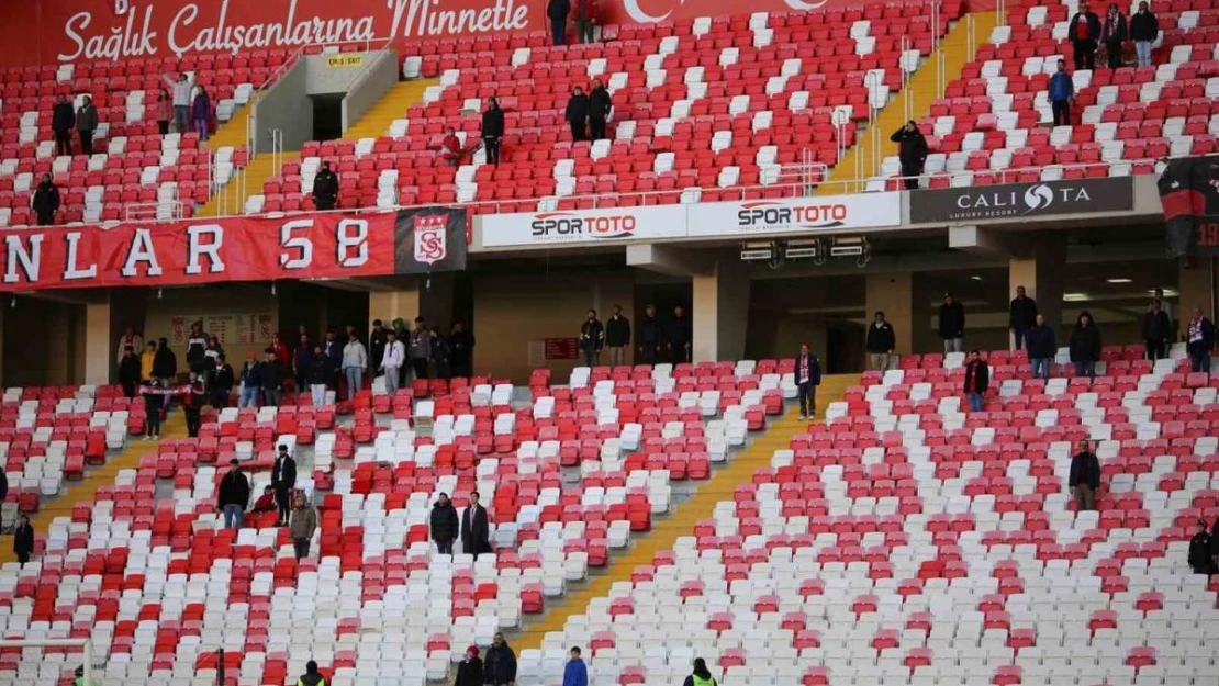 Sivasspor taraftarı takımını yalnız bırakıyor