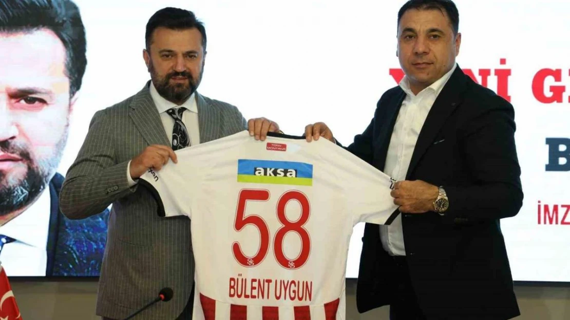 Sivasspor'un yeni teknik direktörü Bülent Uygun imzayı attı