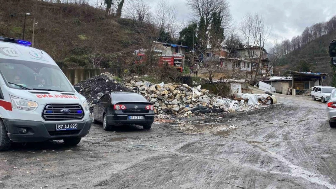 Sobadan çıkan yangın iki evi kullanılamaz hale getirdi