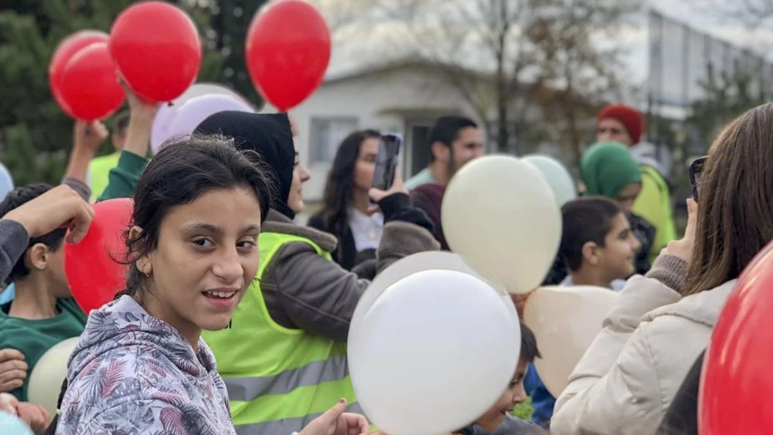 SUBÜ Hendek MYO okullarla faaliyetlerini sürdürüyor