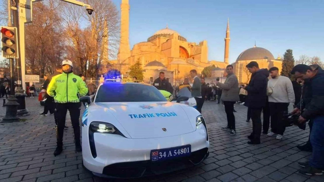 Suç örgütlerinden ele geçirilen ultra lüks otomobiller polis otosu oldu, İstanbul'da sergilendi