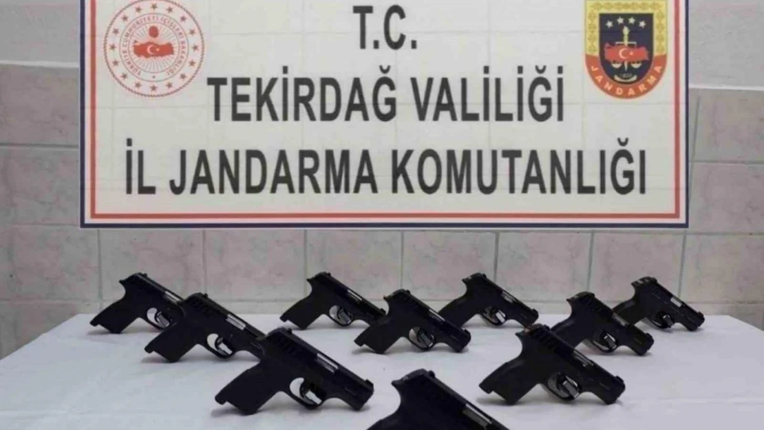 Şüpheli araçtan 10 adet ruhsatsız tabanca çıktı