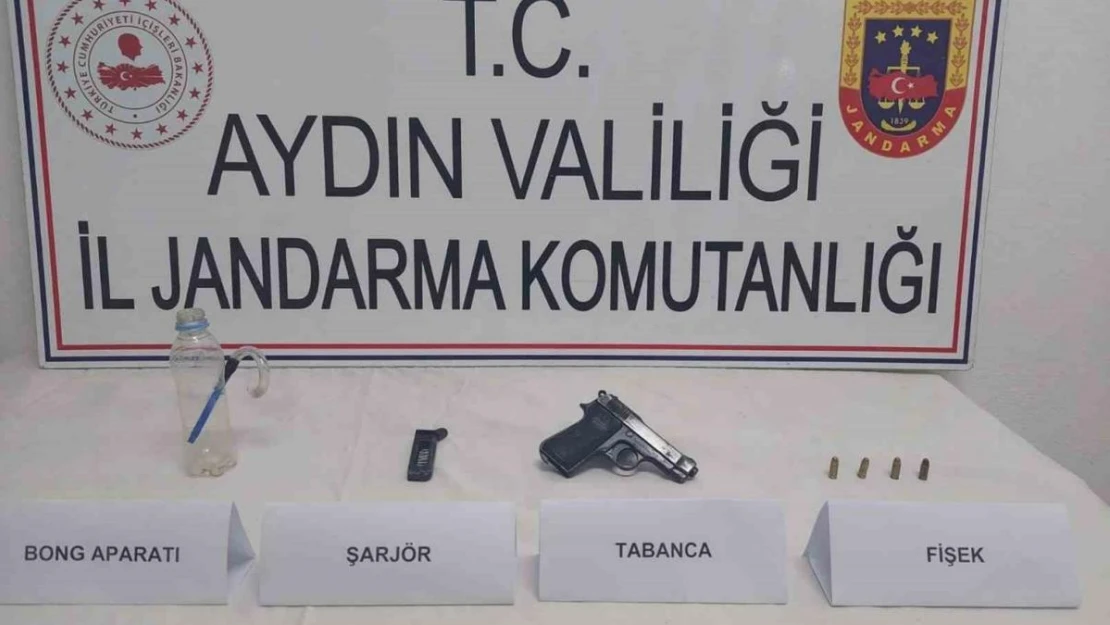 Şüpheli şahısların üzerinde tabanca ele geçirildi