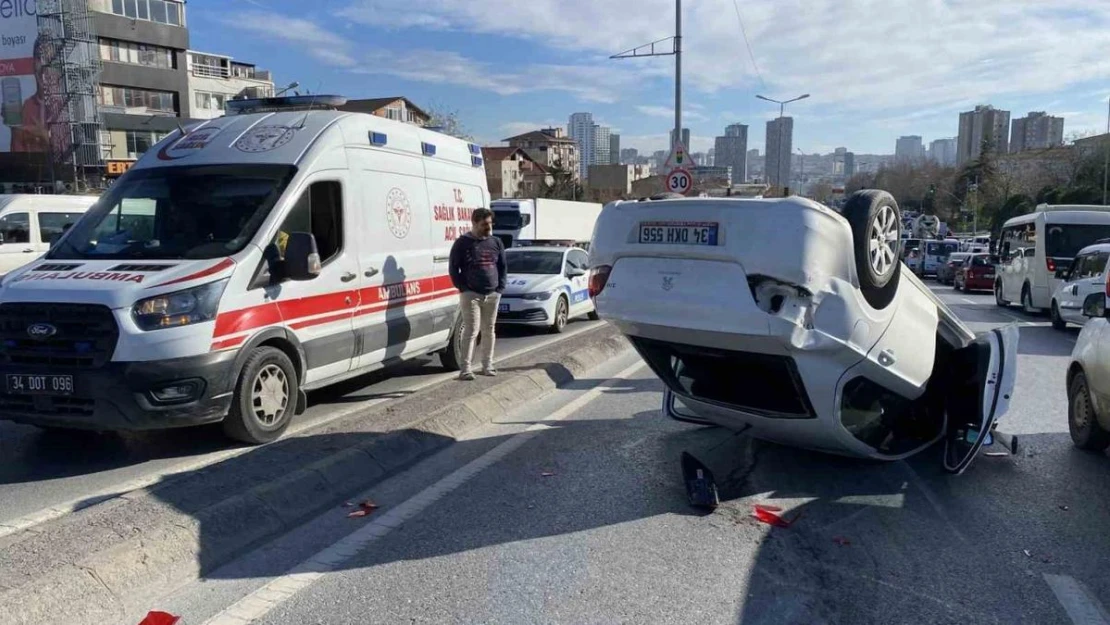 Süratli giden araç sürücüsü kontrolden çıkarak takla attı: 1 yaralı