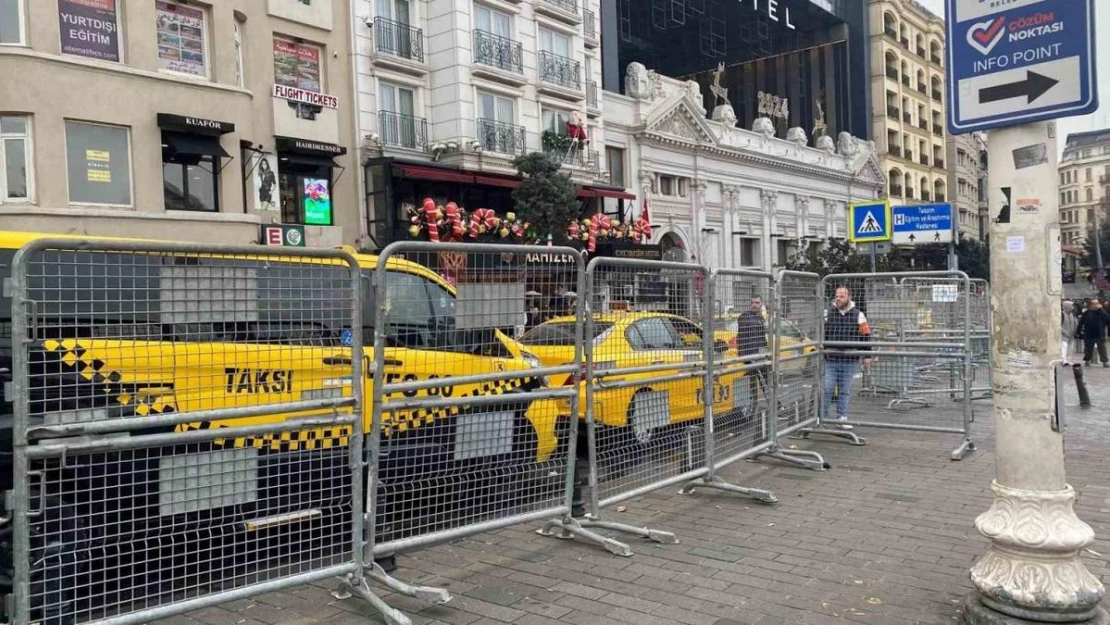 Taksim'de yılbaşı hazırlıkları