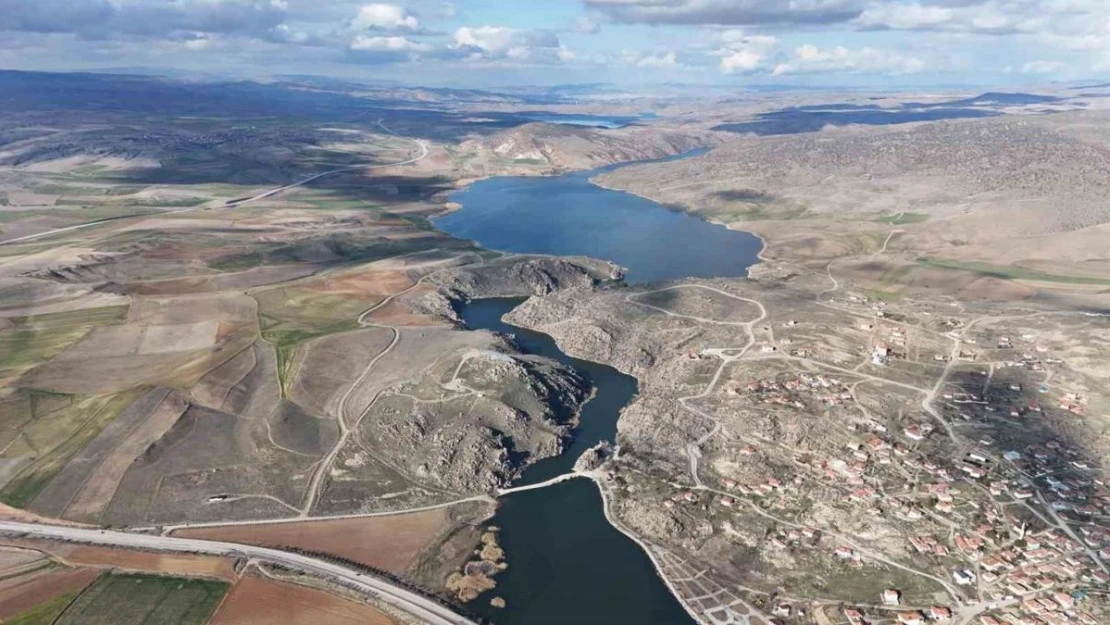 Tarih ve doğa ile iç içe olan Çeşnigir Köprüsü ve Kanyonu'na yoğun ilgi