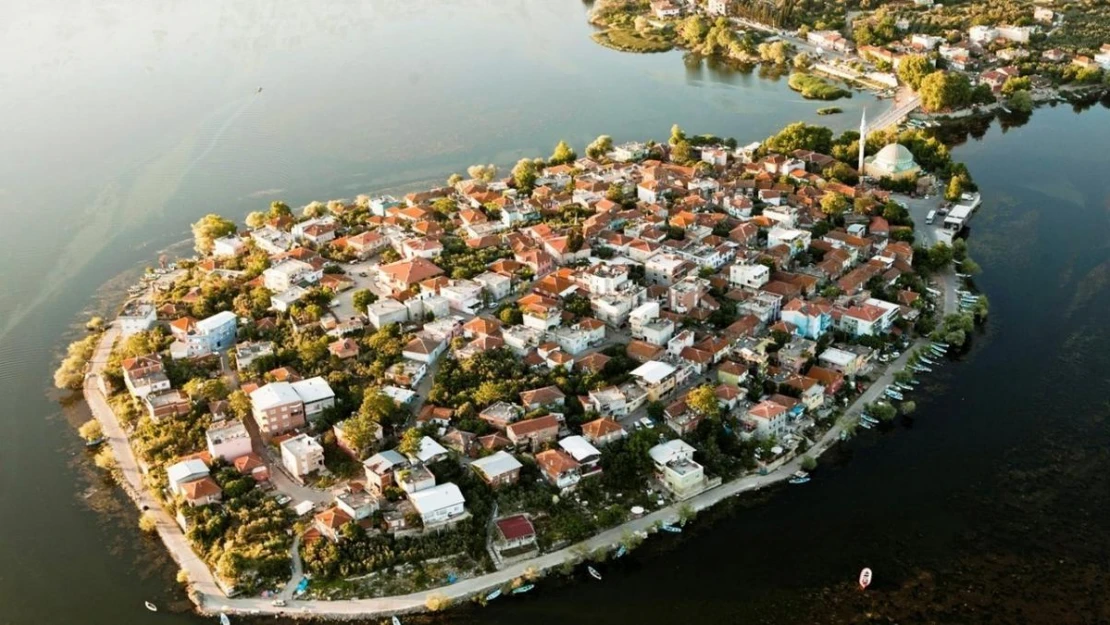 Tarihi Gölyazı'da hafta sonu yoğunluğu