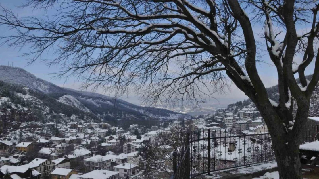 Tarihi ilçenin kış güzelliği mest etti