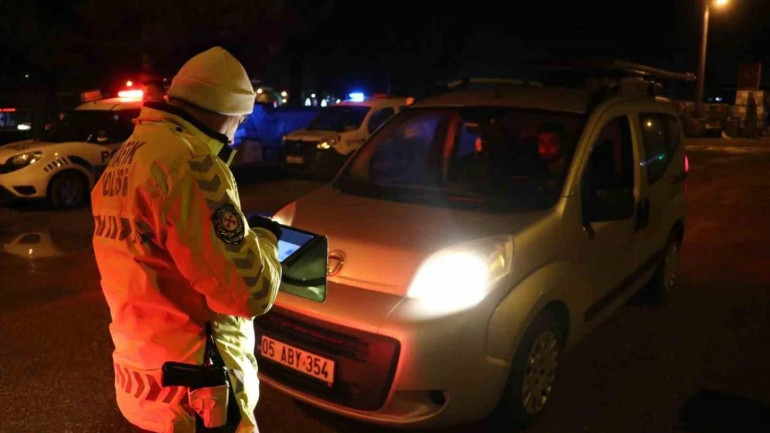 Taşova polisinden trafik denetimi