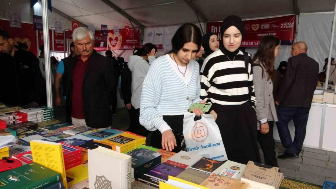 Tatvan 2'nci kitap fuarı törenle başladı