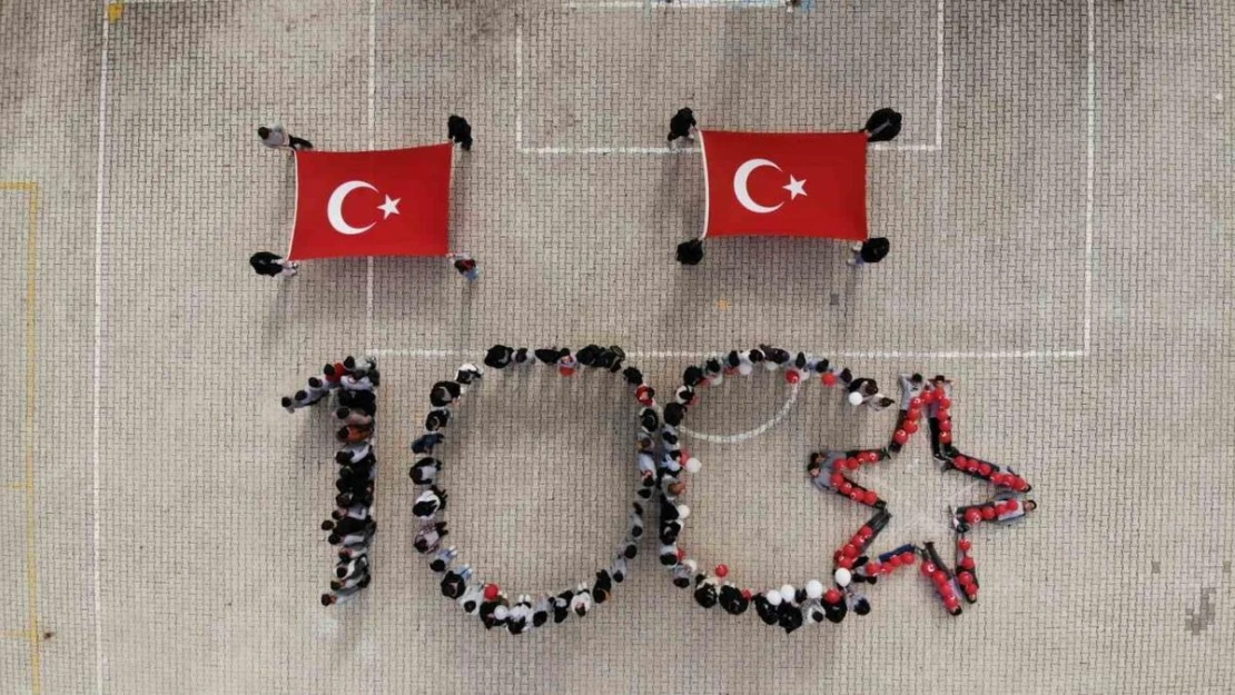 Tatvan'da 100'ncü yıla özel öğrencilerden koreografi