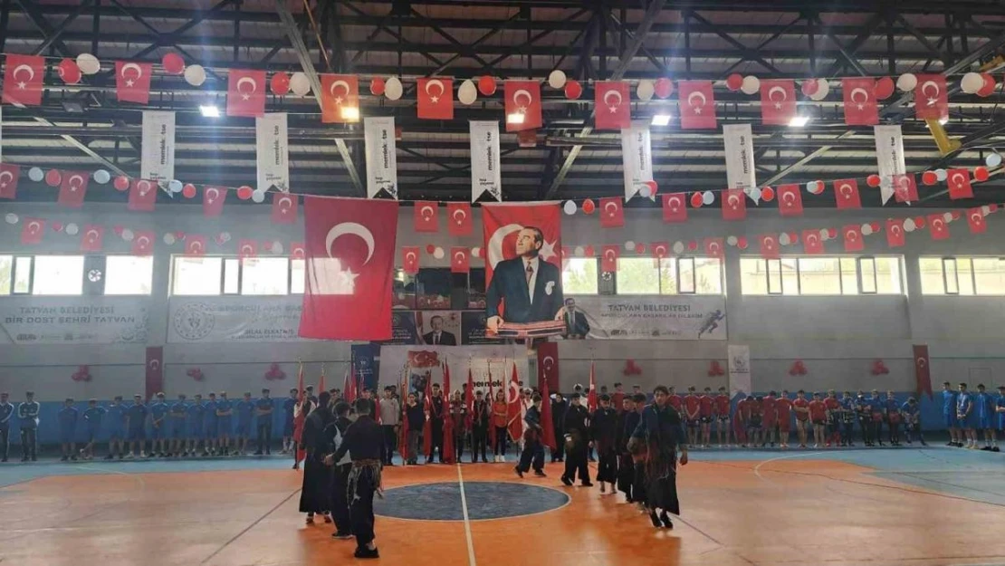 Tatvan'da 19 Mayıs coşkusu