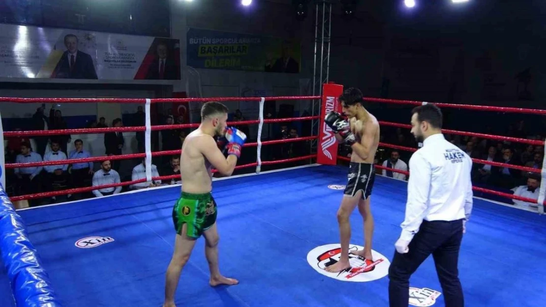 Tatvan'da Türkiye-İran Muaythai gecesi düzenlendi