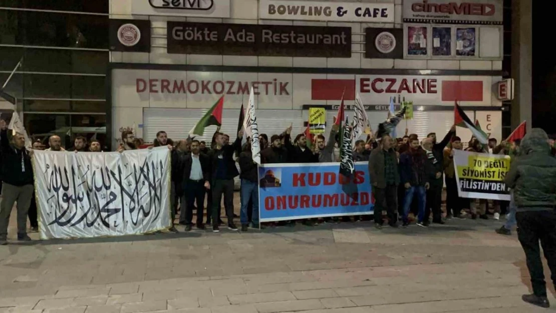 Tatvan'da vatandaşlar İsrail'i protesto etti