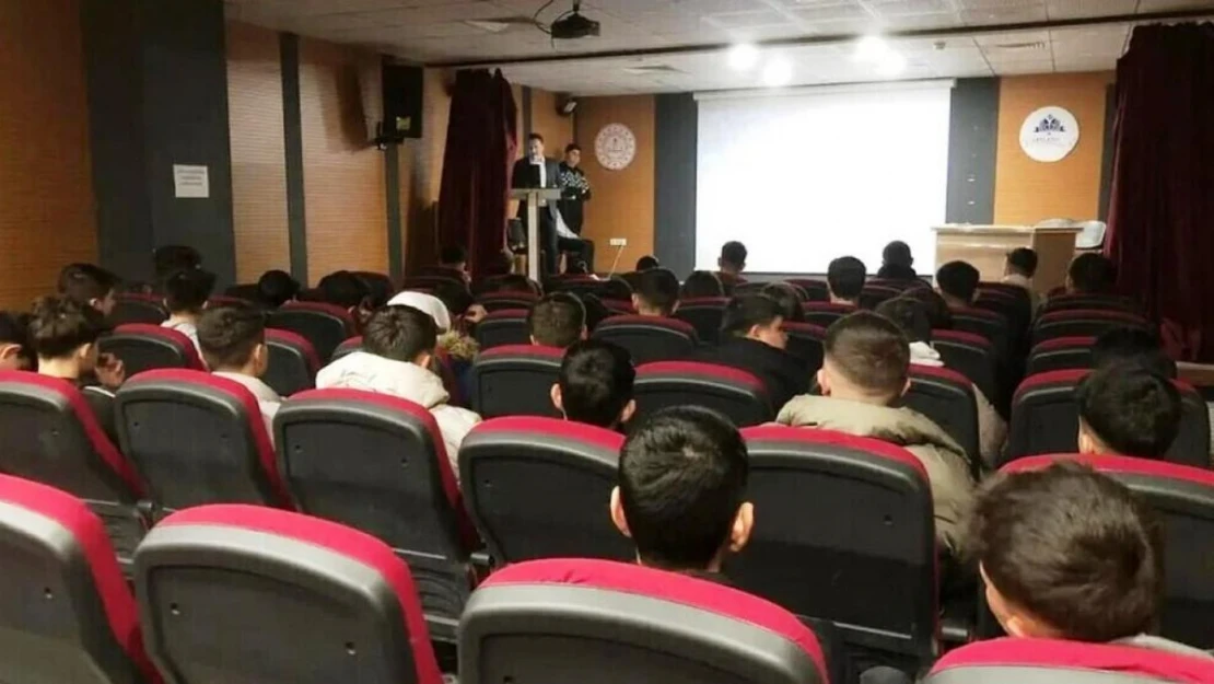 Tavşanlı MYO'da 'Haritacılık Mesleğinde Değişen Gelecek ve Kariyer Planlama' konulu söyleşi