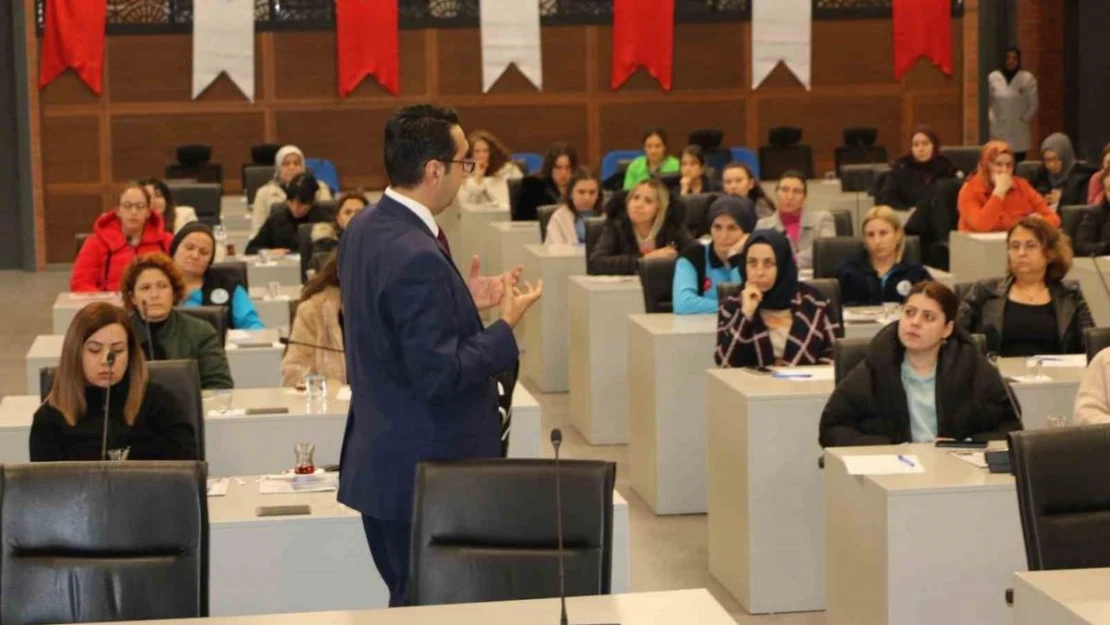 Tekden Hastanesi, Pamukkale Belediyesinin kadın çalışanlarını bilgilendirdi