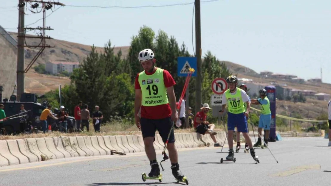 Tekerlekli Kayak Türkiye Şampiyonası, Ahlat'ta başladı