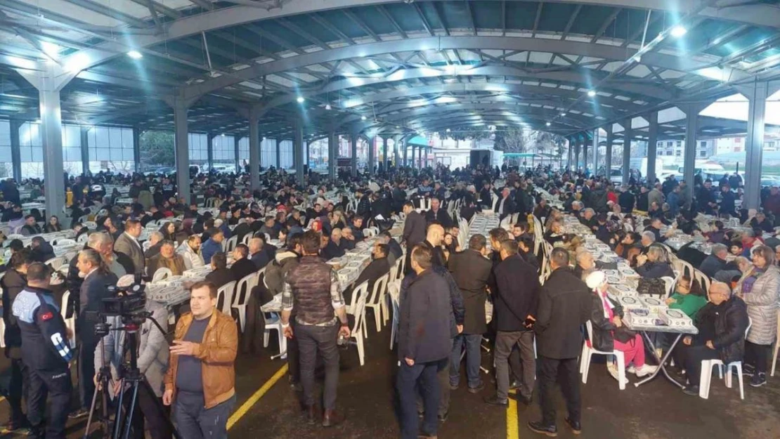 Tekirdağ'da 5 bin kişilik iftar sofrası kuruldu