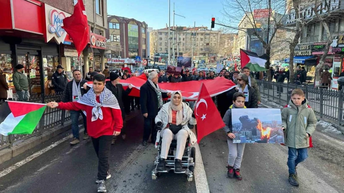 Tekirdağ'da şehitler ve Gazze için yürüyüş düzenlendi