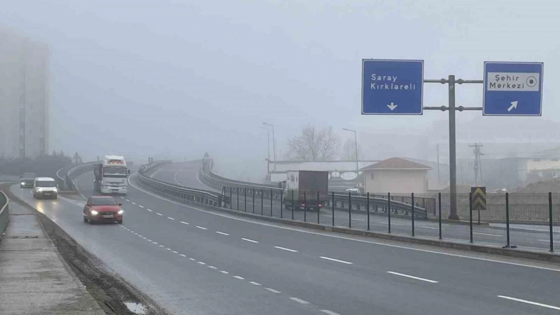 Tekirdağ'da sis etkisini gösterdi