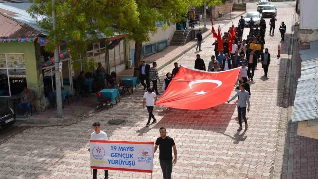 Tercan'da Gençlik Yürüyüşü yapıldı